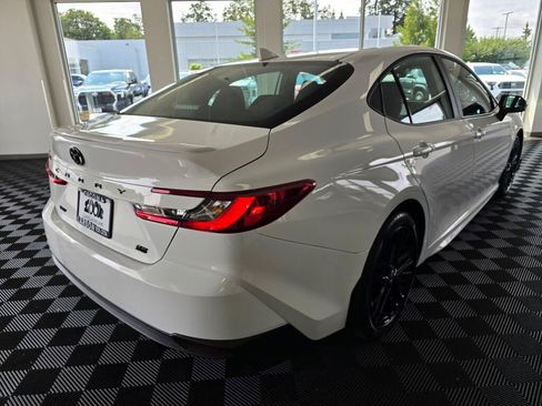 Used 2026 Toyota Camry SE w/ Convenience Package FWD image 3