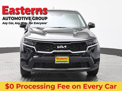 Used 2022 Kia Sorento LX FWD image 2