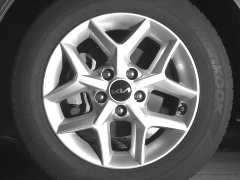 Used 2025 Kia Soul LX w/ LX Technology Package FWD image 12