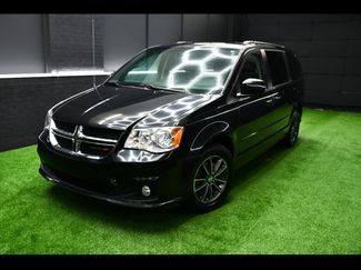 Used 2017 Dodge Grand Caravan SXT image 1