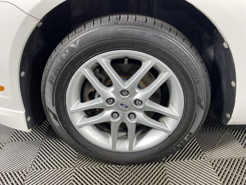 Used 2012 Ford Fusion S image 9