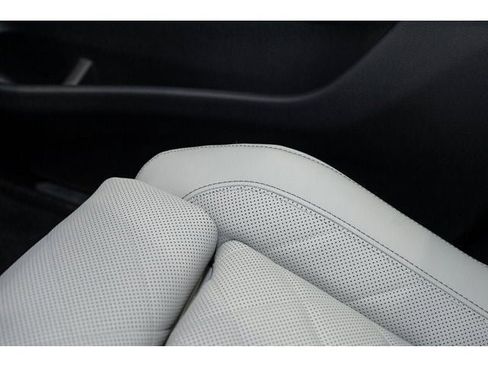 New 2026 BMW X5 xDrive50e w/ Climate Comfort Package AWD/4WD image 64