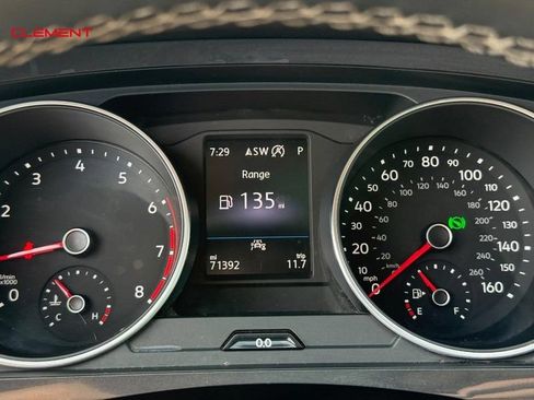 Used 2021 Volkswagen Tiguan SE FWD image 26
