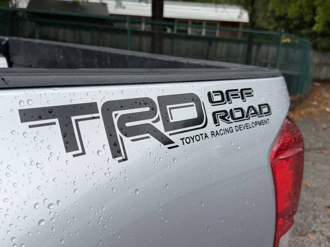 Used 2017 Toyota Tacoma SR5 w/ Tow Package AWD/4WD image 6