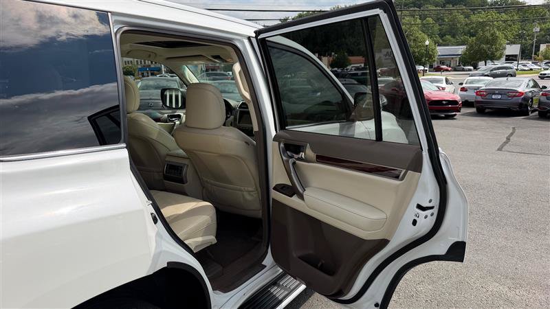 Used 2019 Lexus GX 460 Premium w/ Premium Package AWD/4WD image 39