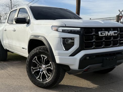 Used 2025 GMC Canyon AT4 w/ AT4 Premium Package image 5