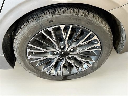 Used 2023 Kia Forte GT-Line w/ GT-Line Premium Package image 10