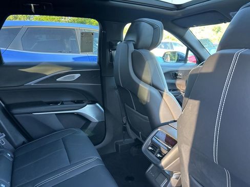 Used 2025 Cadillac Lyriq Luxury w/ LPO, Floor Liner Package AWD/4WD image 12