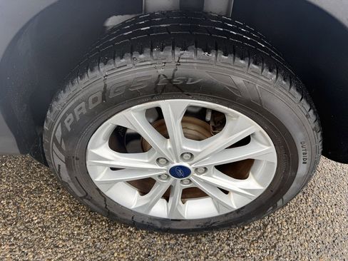 Used 2017 Ford Escape SE image 9