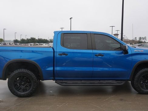 Used 2022 Chevrolet Silverado 1500 ZR2 w/ Technology Package image 4