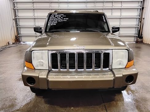 Used 2008 Jeep Commander Sport AWD/4WD image 7