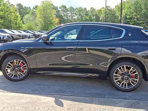New 2025 Maserati Grecale GT image 5