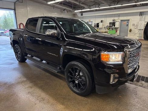 Used 2022 GMC Canyon Denali w/ Denali Black Edition Package AWD/4WD image 8