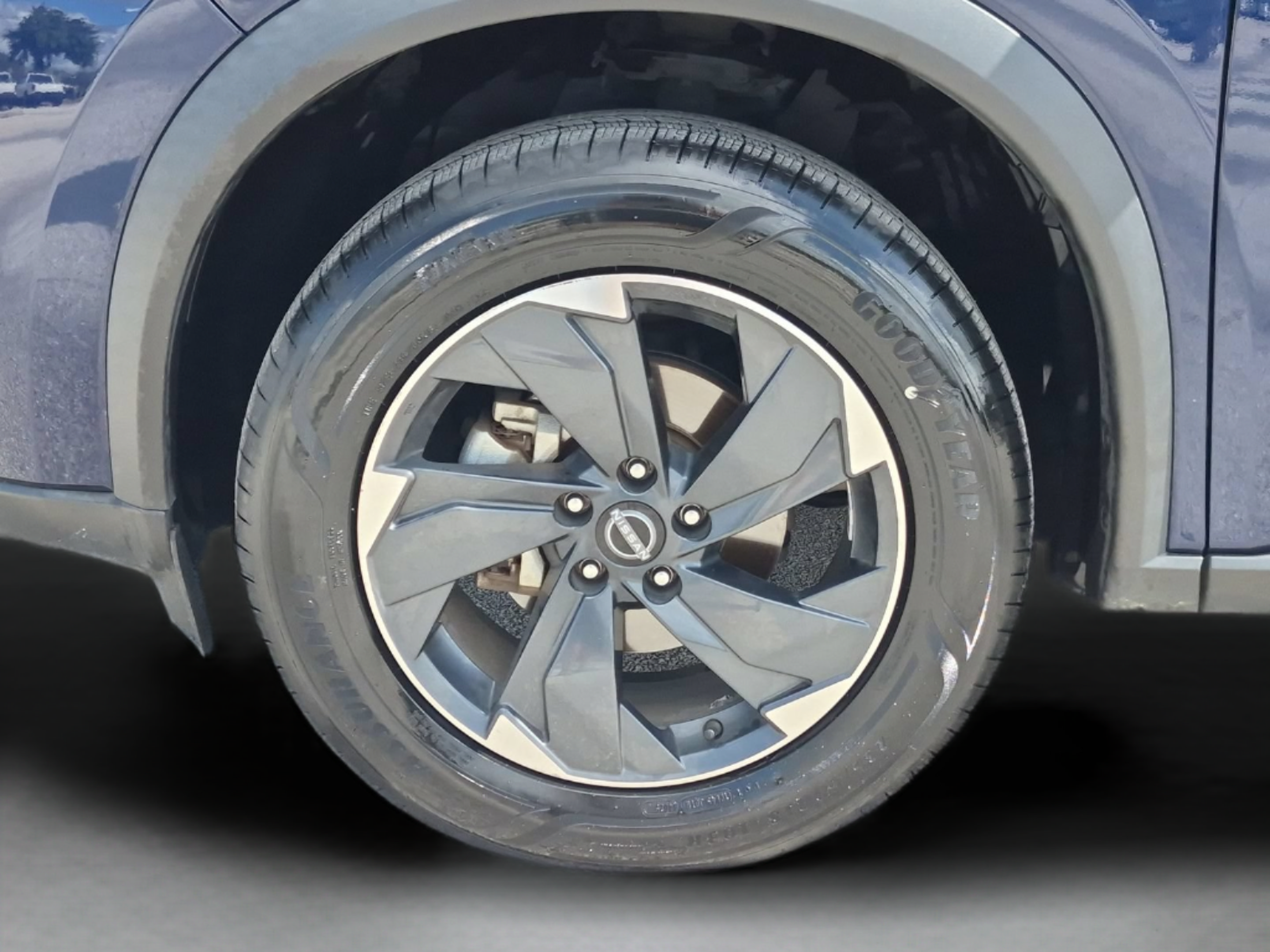 Used 2024 Nissan Rogue SV FWD image 32