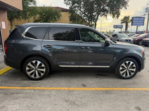 Used 2020 Kia Telluride EX w/ EX Premium Package FWD image 5