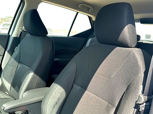 New 2025 Nissan Kicks Play S image 11