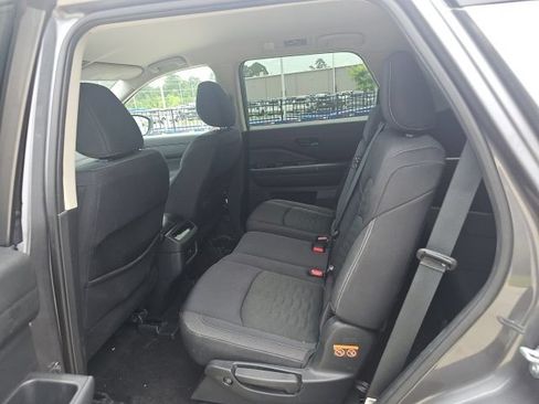 Used 2025 Nissan Pathfinder SV FWD image 15