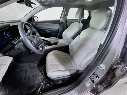 Used 2023 Hyundai Elantra Limited FWD image 22