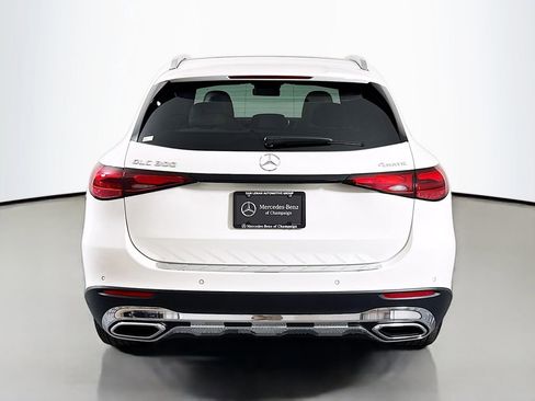 Used 2025 Mercedes-Benz GLC 300 4MATIC image 6