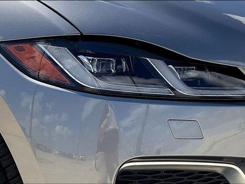 Used 2025 Jaguar F-PACE R-Dynamic S image 34