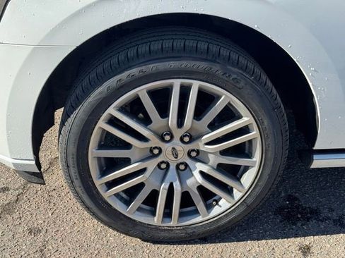 Used 2022 Ford Expedition Platinum image 11