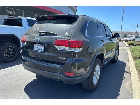 Used 2021 Jeep Grand Cherokee Laredo X image 2