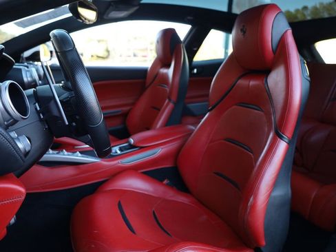 Used 2017 Ferrari GTC4Lusso Coupe image 18