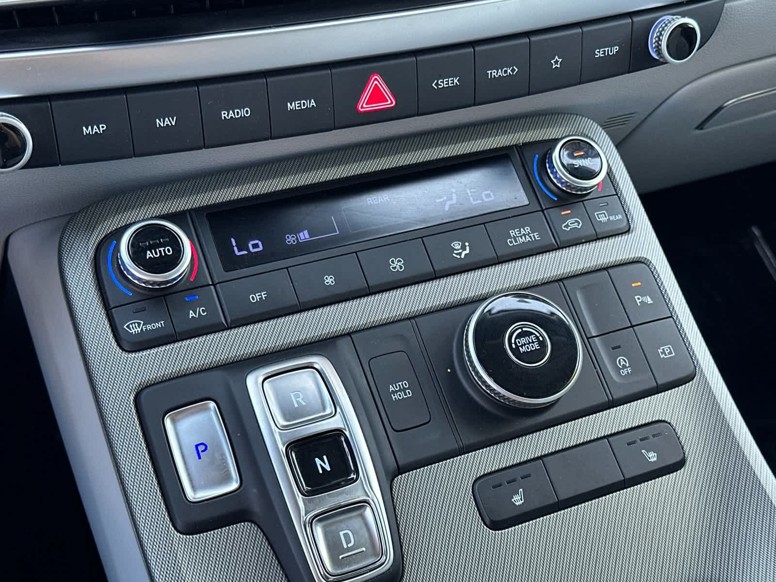 Certified 2024 Hyundai Palisade SEL FWD image 23