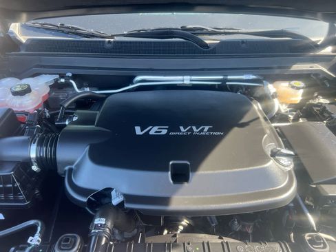 Used 2022 GMC Canyon Denali w/ Denali Black Edition Package image 3