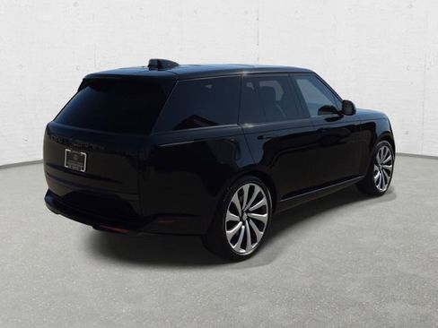 Used 2025 Land Rover Range Rover SE AWD/4WD image 5
