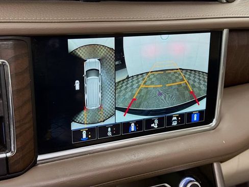Used 2022 GMC Yukon Denali AWD/4WD image 15