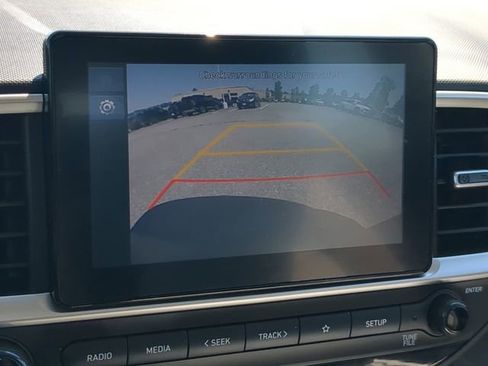 Used 2025 Hyundai Venue SEL FWD image 20