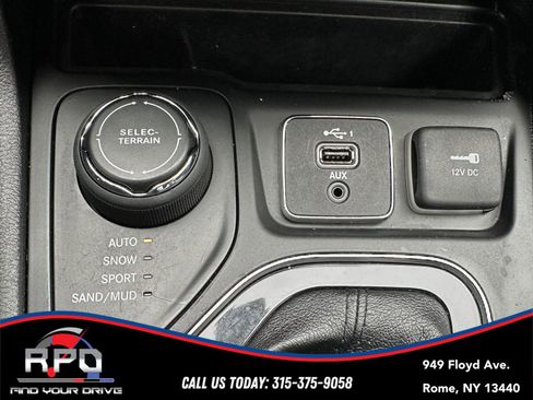 Used 2020 Jeep Cherokee Limited image 27