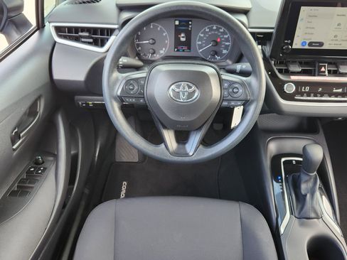 Certified 2025 Toyota Corolla LE image 6