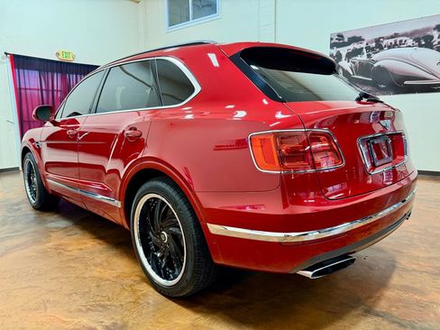 Used 2017 Bentley Bentayga AWD/4WD image 7
