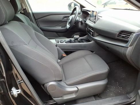 Used 2024 Nissan Rogue S image 23