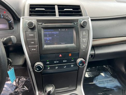 Used 2015 Toyota Camry LE FWD image 14
