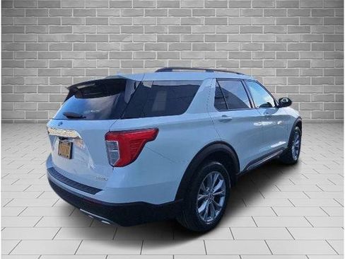 Certified 2023 Ford Explorer XLT w/ Equipment Group 202A AWD/4WD image 4