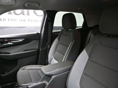 Used 2024 Chevrolet TrailBlazer LT w/ LT Cold Weather Package FWD image 17