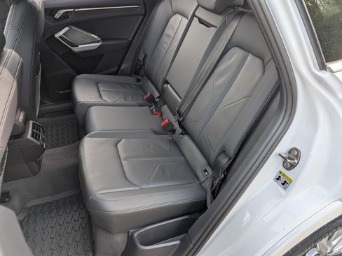 Used 2023 Audi Q3 2.0T Premium image 18