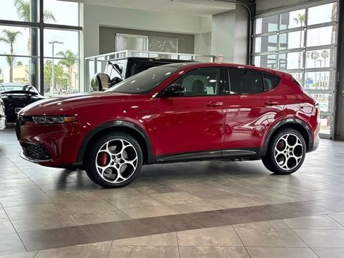 Used 2024 Alfa Romeo Tonale Veloce AWD/4WD image 9