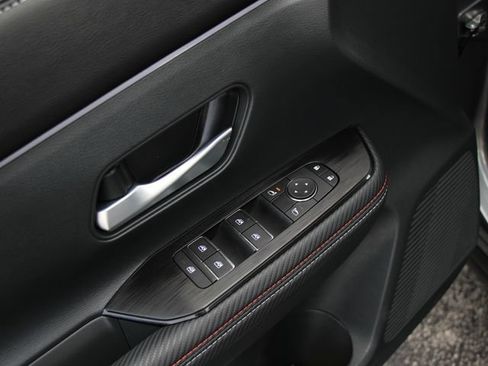 Used 2025 Nissan Kicks SR AWD/4WD image 14