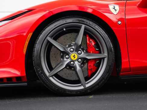 Used 2022 Ferrari F8 Tributo image 26