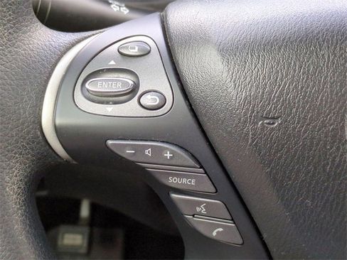 Used 2018 Nissan Pathfinder S image 23