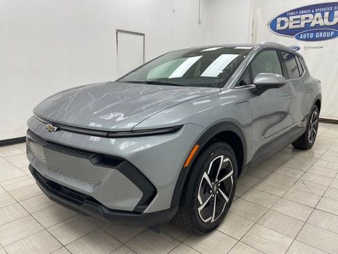 New 2026 Chevrolet Equinox EV LT image 17