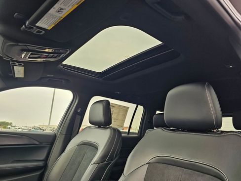 New 2025 Jeep Grand Cherokee L Altitude image 27