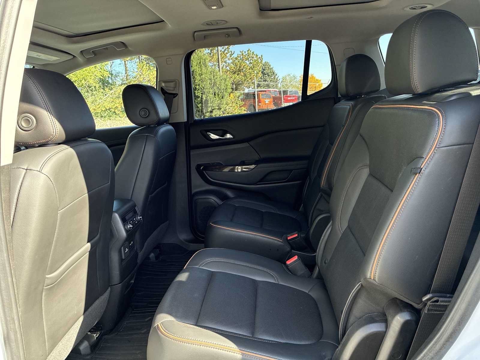 Used 2022 GMC Acadia AT4 w/ GMC Pro Grade Package AWD/4WD image 25