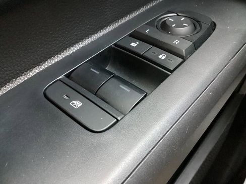 Used 2024 Toyota Tacoma SR image 20