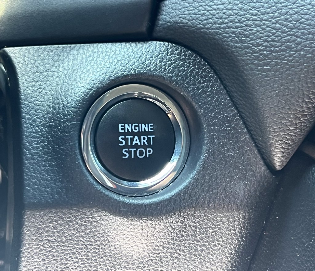 Used 2021 Toyota RAV4 XLE AWD/4WD image 27