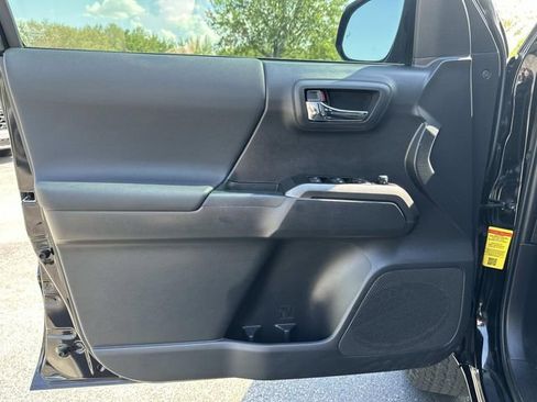 Used 2023 Toyota Tacoma TRD Off-Road w/ Technology Package image 17